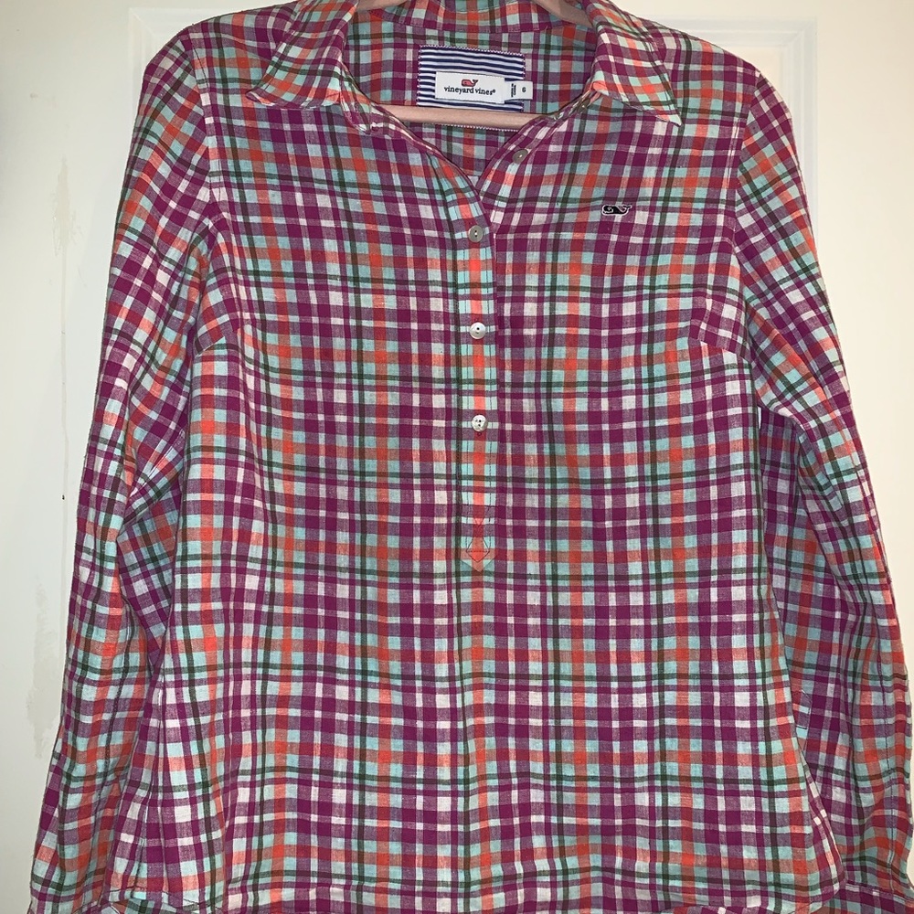 Vineyard Vine’s Women’s Button Down Blouse
